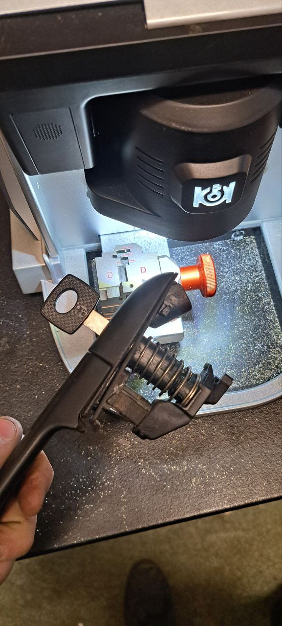 Auto luk/võti
